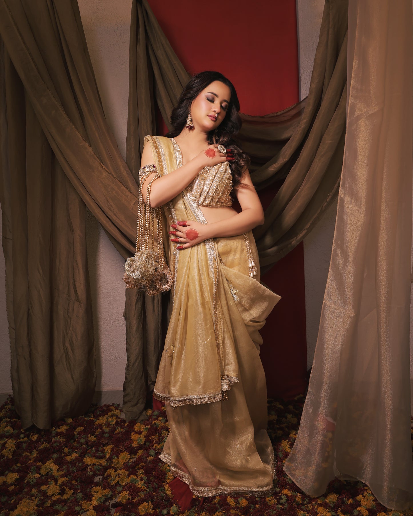 GOLDEN MONOCHROME SAREE - SWARN MANJARI